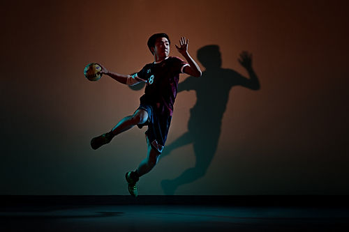 Ricci Hall Handball